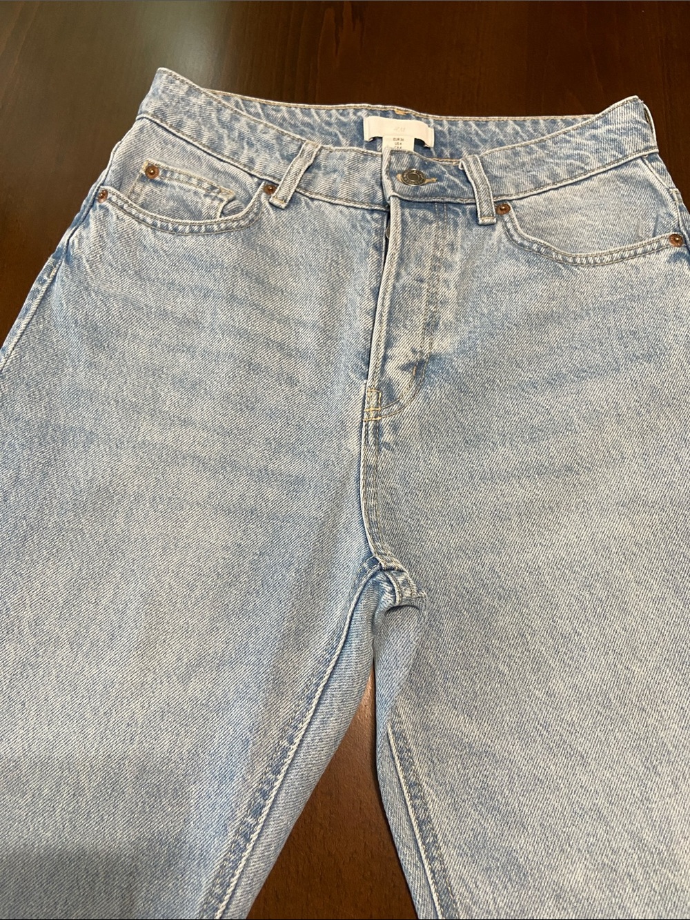 H&M Light Blue Button-Fly High Rise, Straight Leg Jeans. Size 4 - Picture 10 of 14